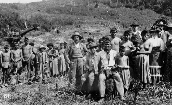 Botocudos e imigrantes em Colônia Lucena, Itaiópolis, Santa Catarina.